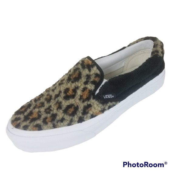 Vans Shoes - NEW Vans Womens Sz 8.5 Faux Fur Leapard Print Slip On Sneakers Shoes
